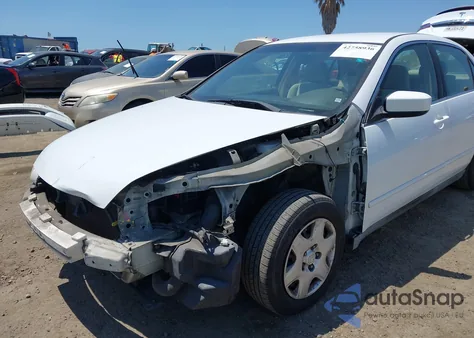 2005 Honda Accord 2.4 Lx z USA, uszkodzony, nr VIN 1HGCM56465A107128